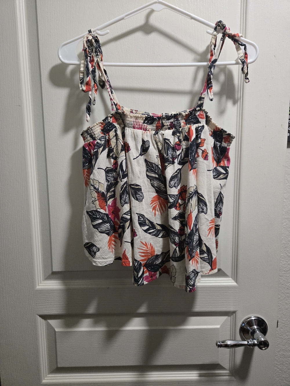 Xhilaration Cream Floral Tie-Shoulder Camisole with Navy and Coral Leaves
